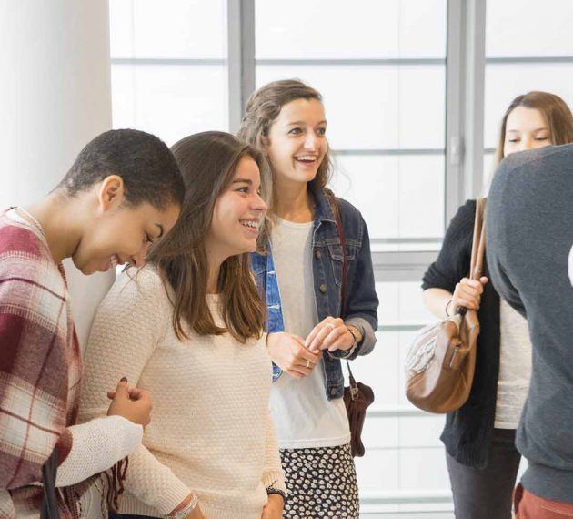 Groupe d'étudiants à l'UCLy