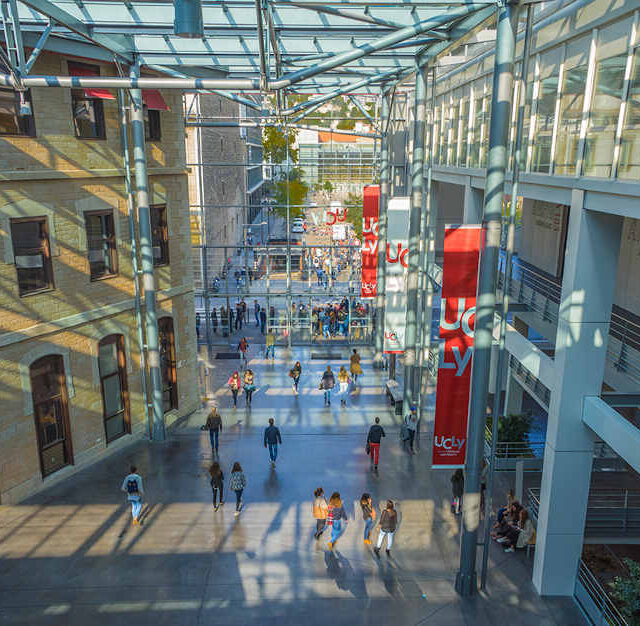 Hall intérieur Campus Saint-Paul